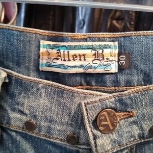 Embroidered vintage jeans